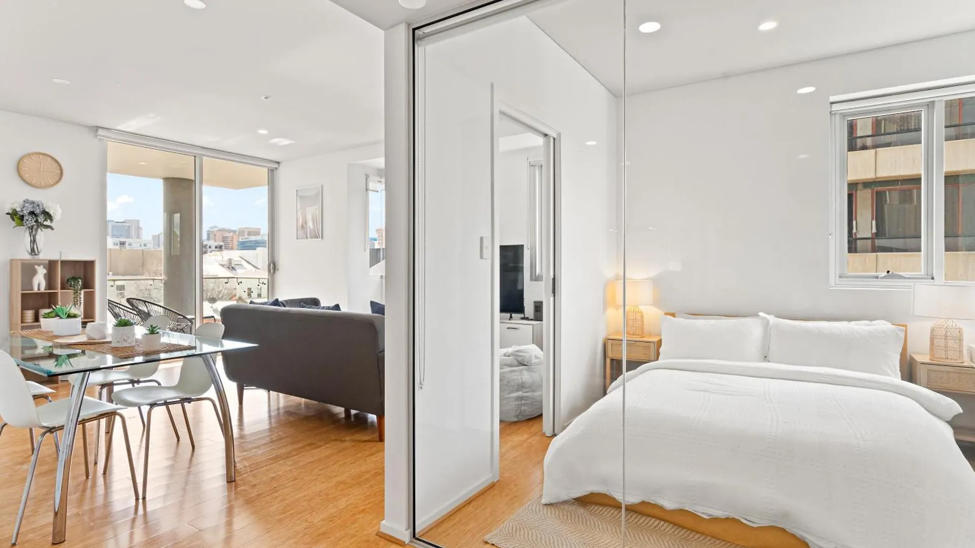 Parkland Vista Luxury Retreat Apartment Adelaide